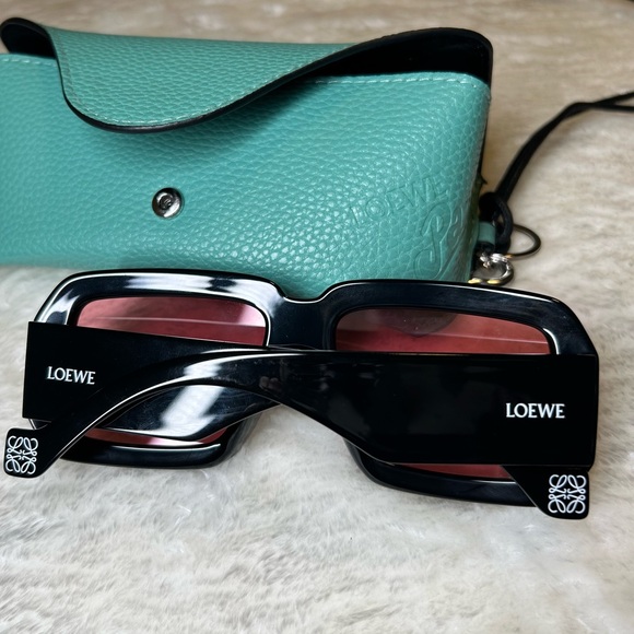 Loewe - Picture 4 of 6